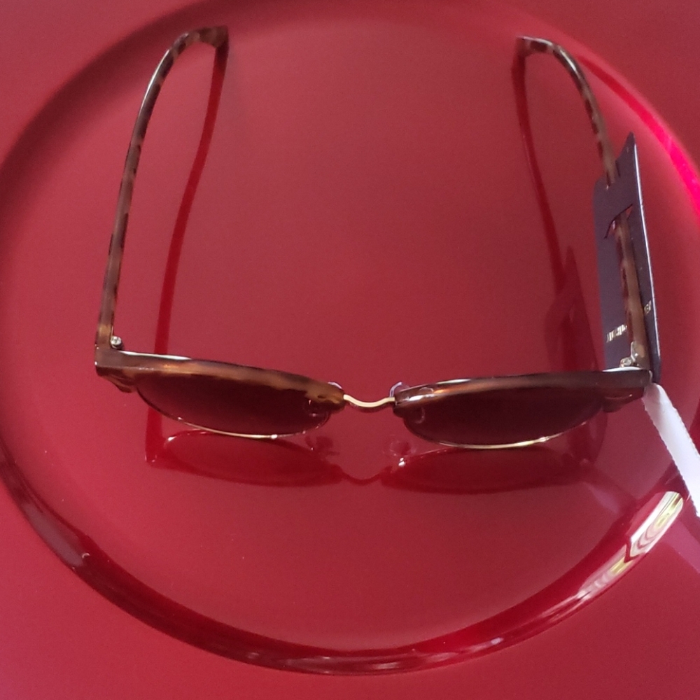 Special BOGO50% off NYC sunglasses 🕶 - Picture 2 of 9
